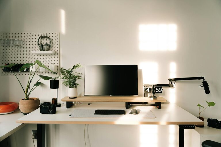 Tips for Organizing a Clutter-Free and Productive Home Office Space